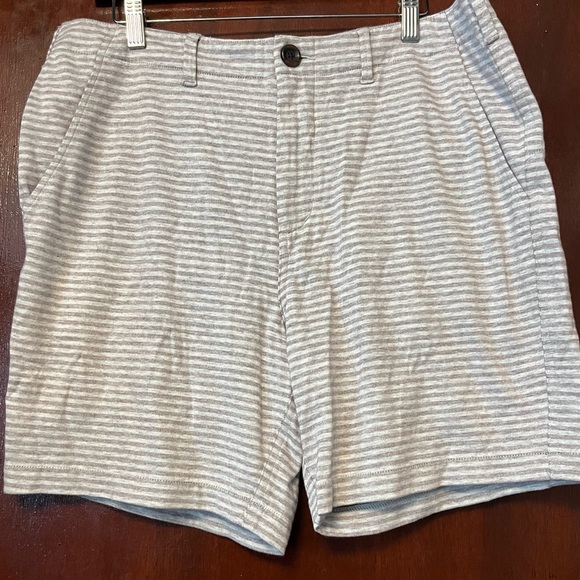 Men’s Onassis 100% Cotton Shorts with front and back pockets